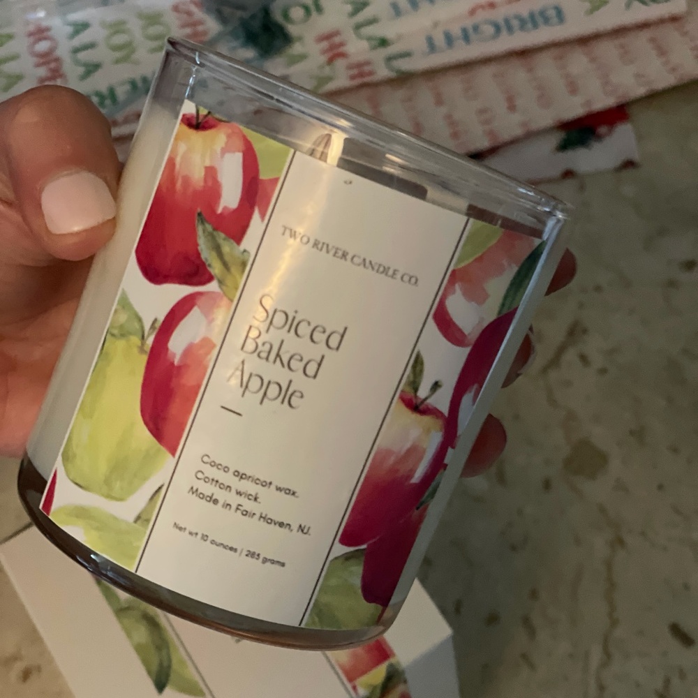 Candle  Two River Candle Co Spiced Baked Apple 10 ounces new in box